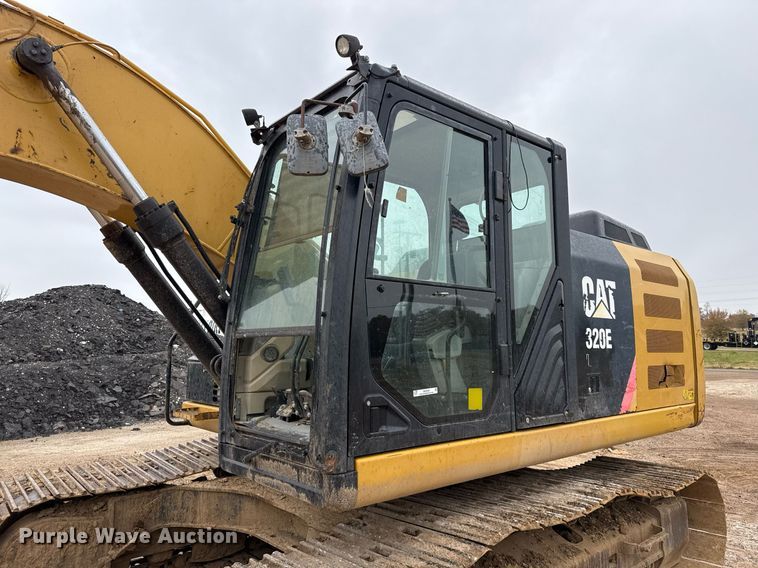 image for item OK9434 2013 Caterpillar 320E L excavator