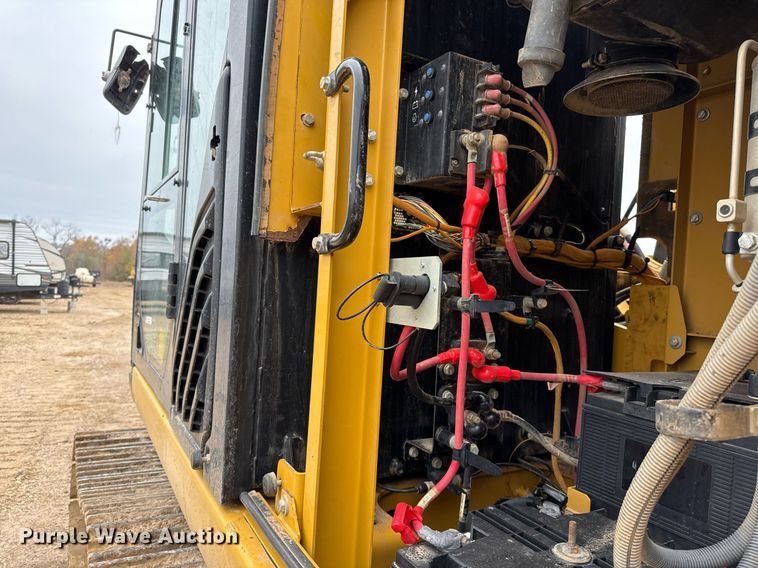 image for item OK9434 2013 Caterpillar 320E L excavator