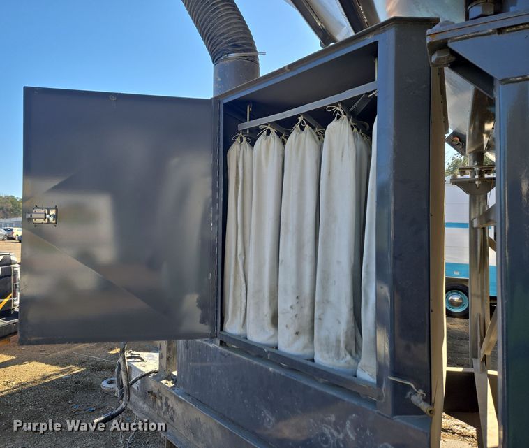 image for item YA0079 2021 Fast-Way Silow 210A1 cement silo