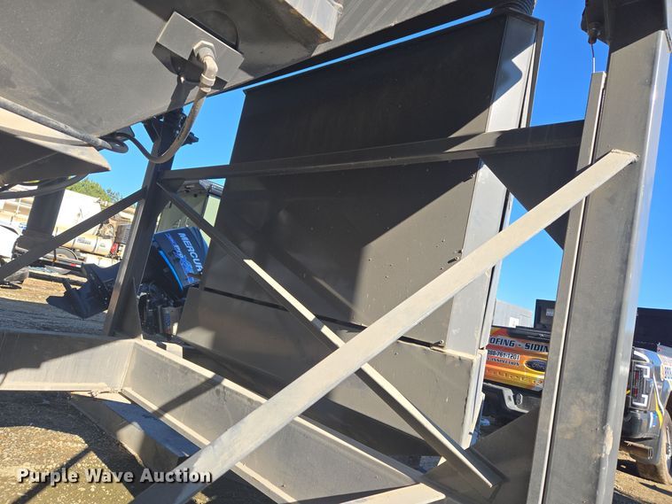 image for item YA0079 2021 Fast-Way Silow 210A1 cement silo