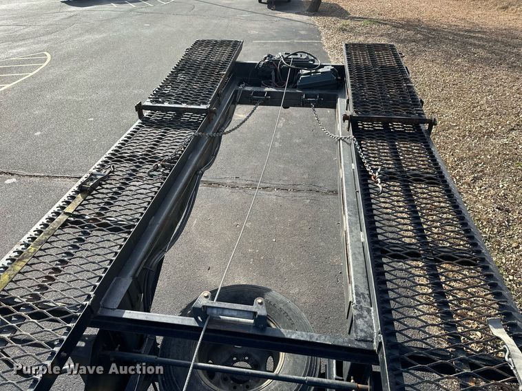 image for item DF8445 2019 Kaufman wedge car carrier
