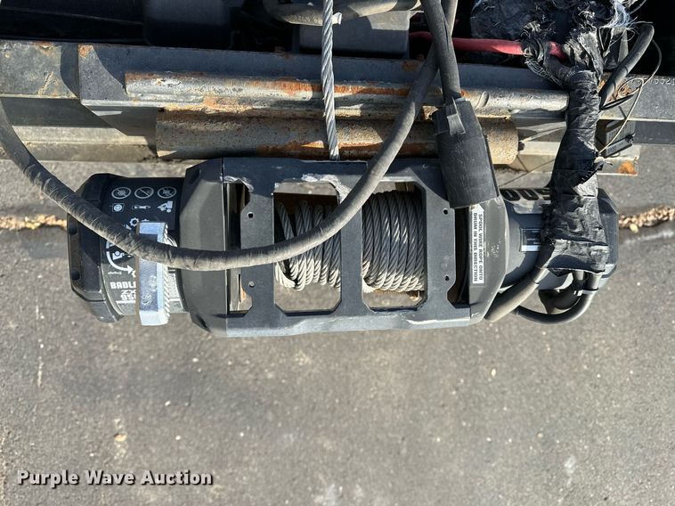 image for item DF8445 2019 Kaufman wedge car carrier