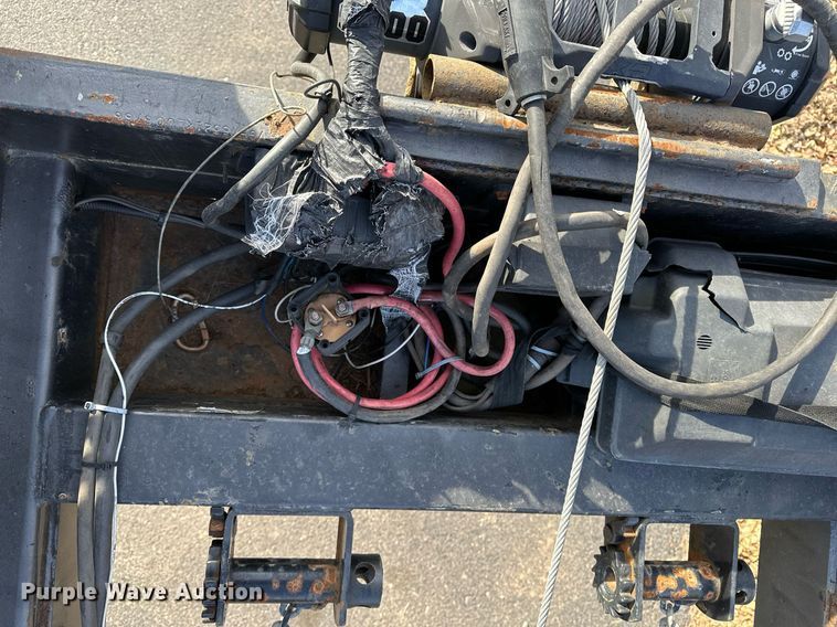 image for item DF8445 2019 Kaufman wedge car carrier