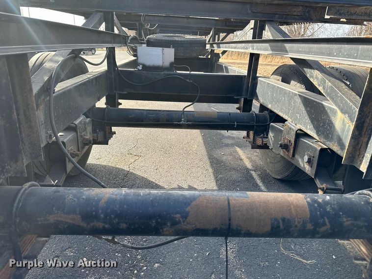 image for item DF8445 2019 Kaufman wedge car carrier