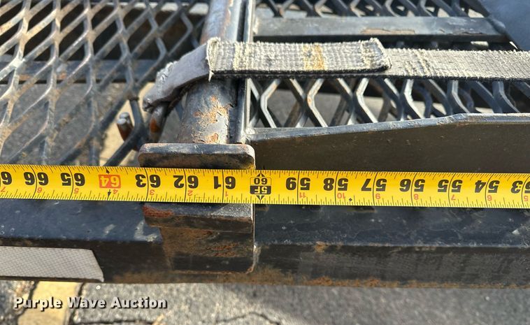 image for item DF8445 2019 Kaufman wedge car carrier