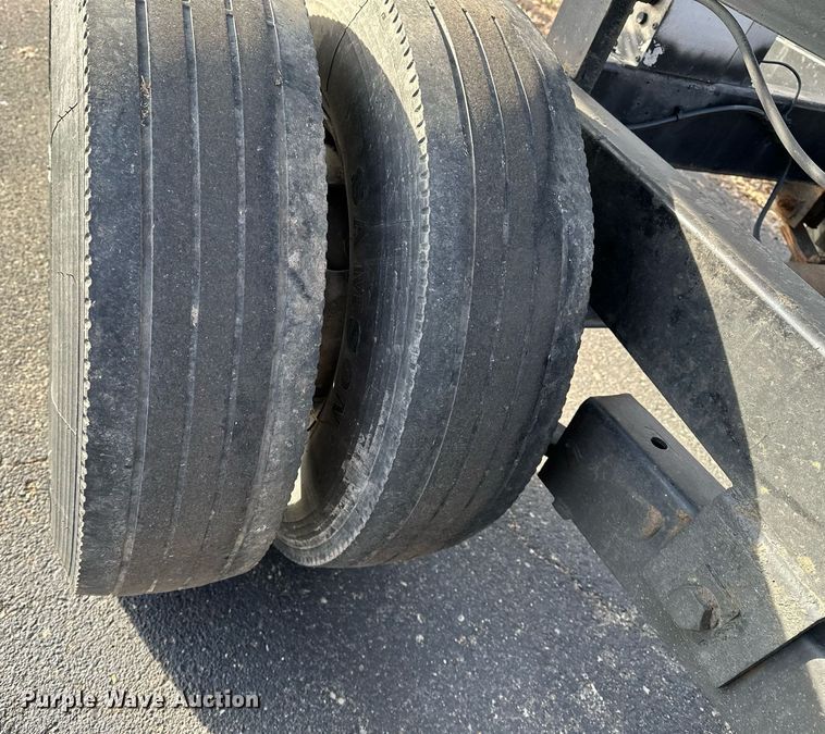 image for item DF8445 2019 Kaufman wedge car carrier