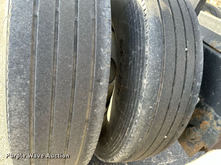 image for item DF8445 2019 Kaufman wedge car carrier