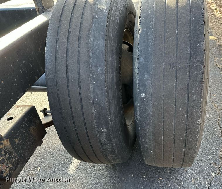 image for item DF8445 2019 Kaufman wedge car carrier