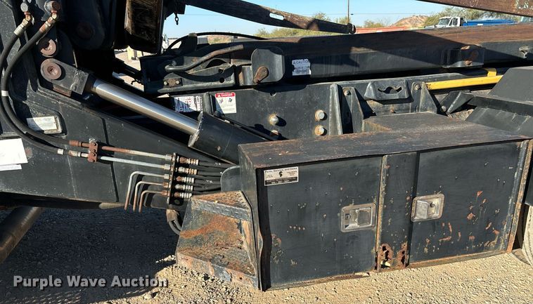 image for item DH8643 1995 International 4900 container handler truck