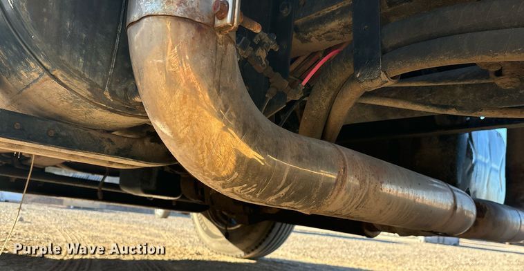 image for item DH8643 1995 International 4900 container handler truck