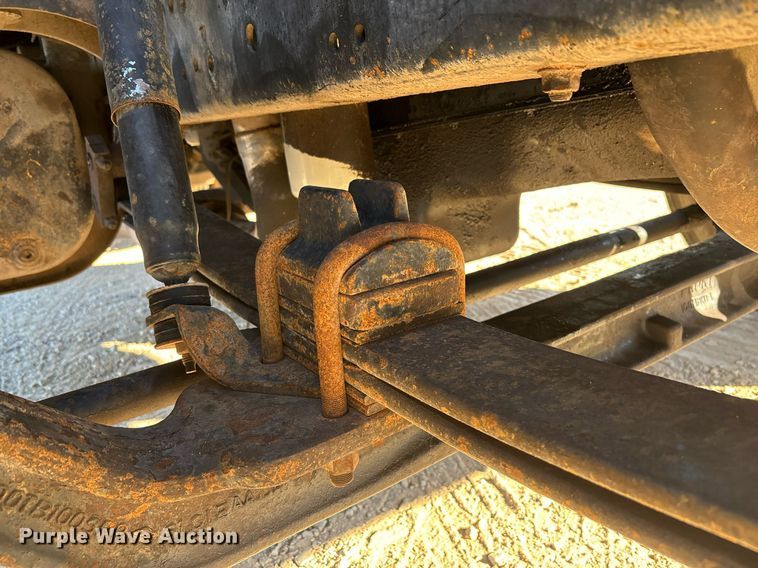 image for item DH8643 1995 International 4900 container handler truck