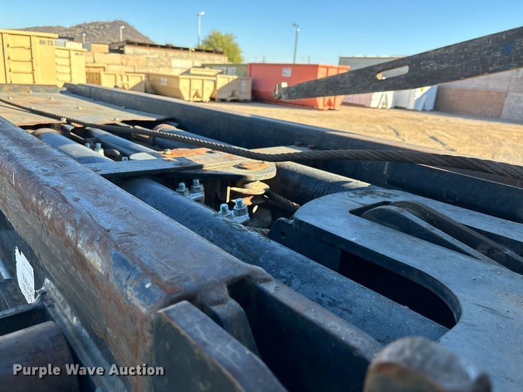 image for item DH8643 1995 International 4900 container handler truck