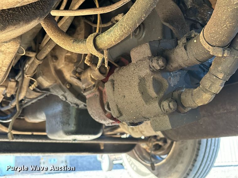 image for item DH8643 1995 International 4900 container handler truck