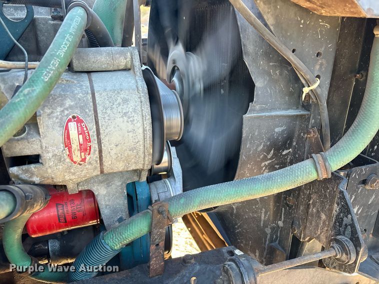 image for item DH8643 1995 International 4900 container handler truck