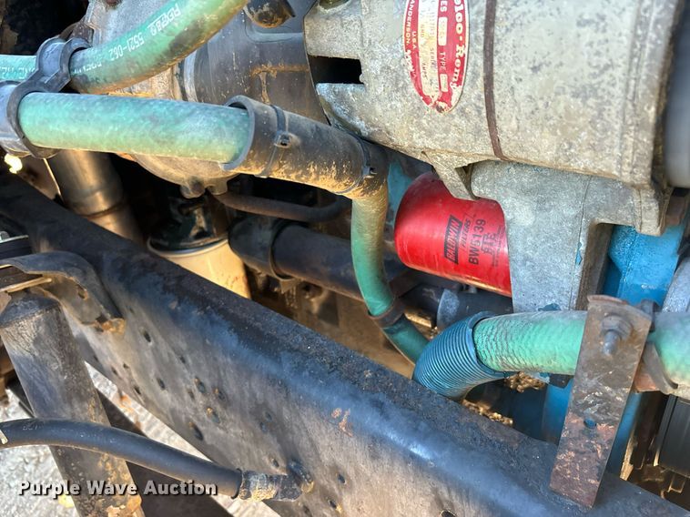 image for item DH8643 1995 International 4900 container handler truck