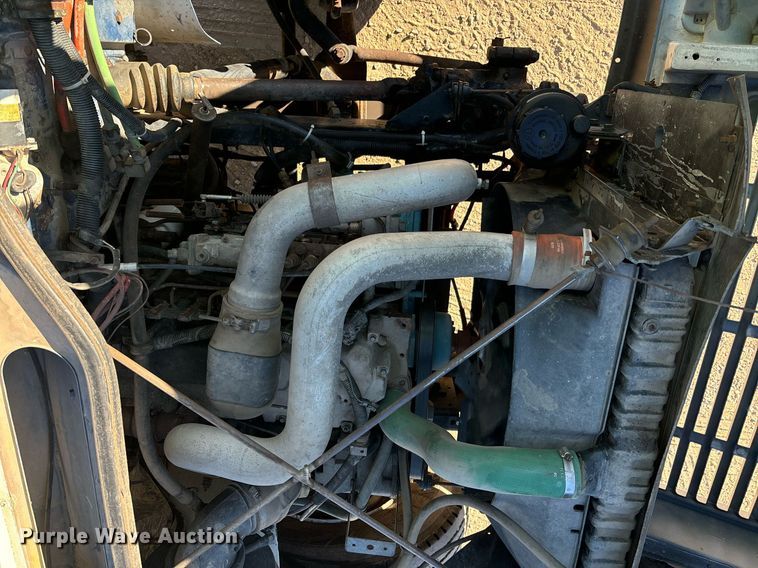 image for item DH8643 1995 International 4900 container handler truck