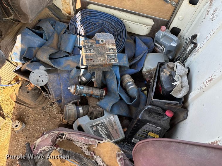 image for item DJ9746 1982 Ford L8000 water truck