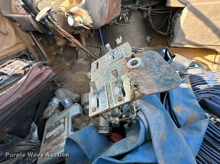 image for item DJ9746 1982 Ford L8000 water truck