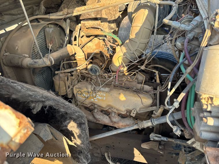 image for item DJ9746 1982 Ford L8000 water truck