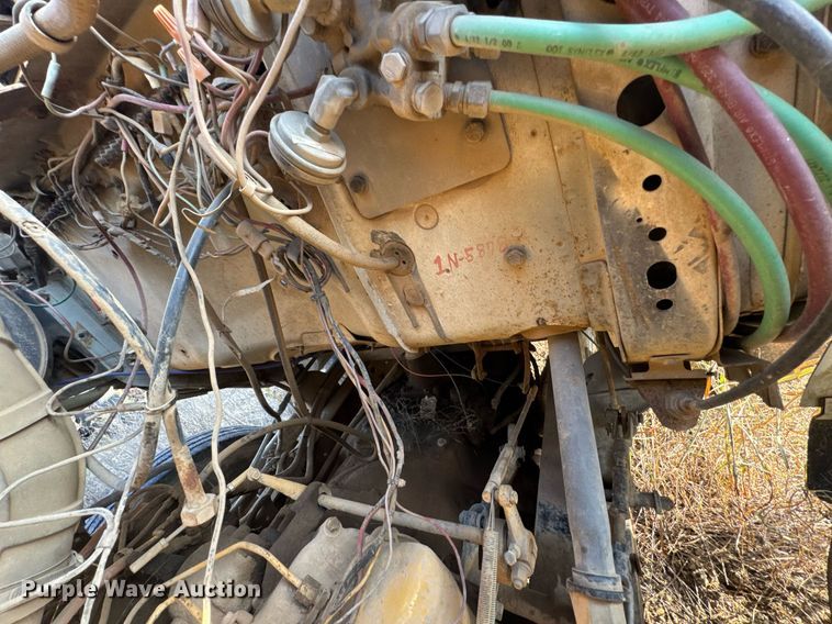 image for item DJ9746 1982 Ford L8000 water truck