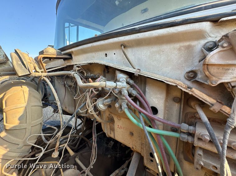 image for item DJ9746 1982 Ford L8000 water truck