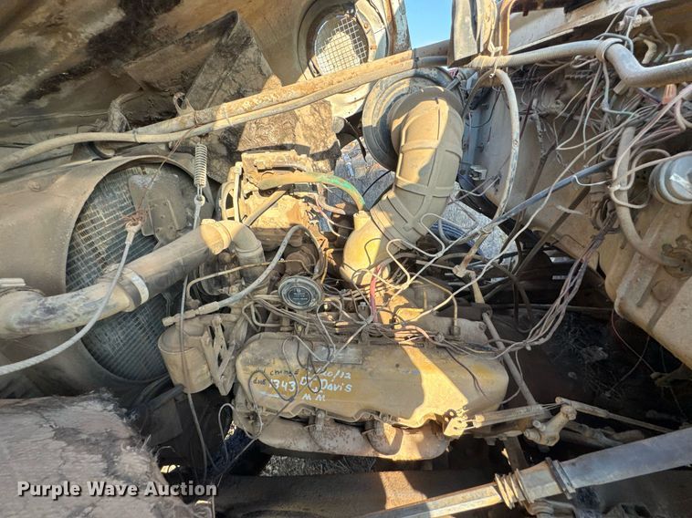 image for item DJ9746 1982 Ford L8000 water truck