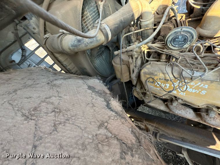 image for item DJ9746 1982 Ford L8000 water truck