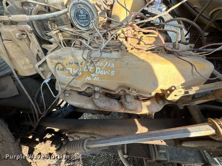 image for item DJ9746 1982 Ford L8000 water truck