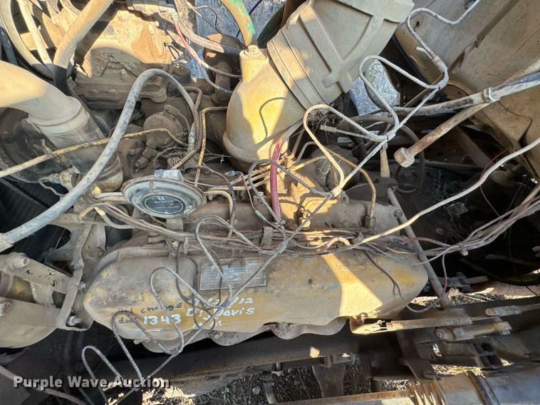 image for item DJ9746 1982 Ford L8000 water truck