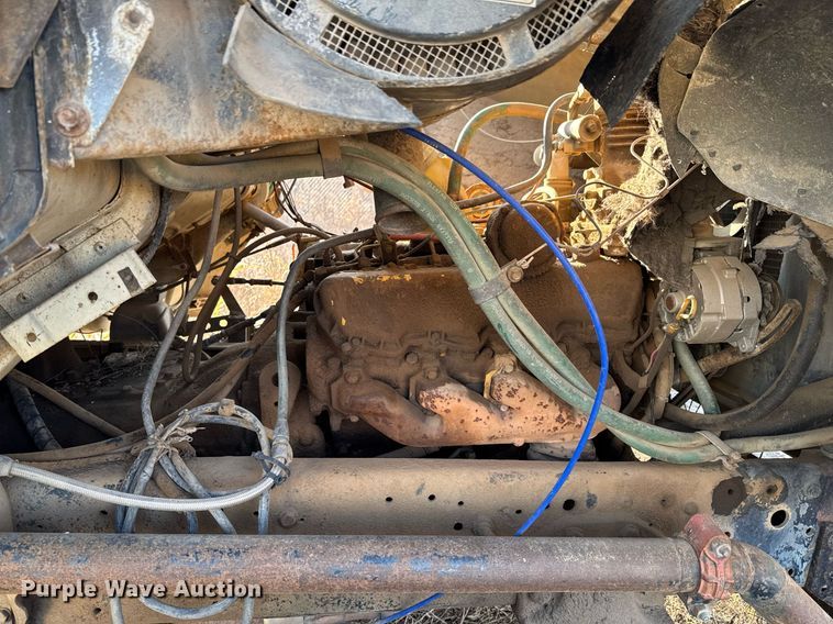 image for item DJ9746 1982 Ford L8000 water truck