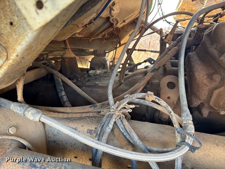 image for item DJ9746 1982 Ford L8000 water truck