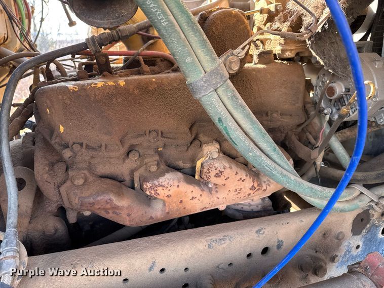 image for item DJ9746 1982 Ford L8000 water truck