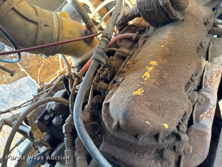 image for item DJ9746 1982 Ford L8000 water truck