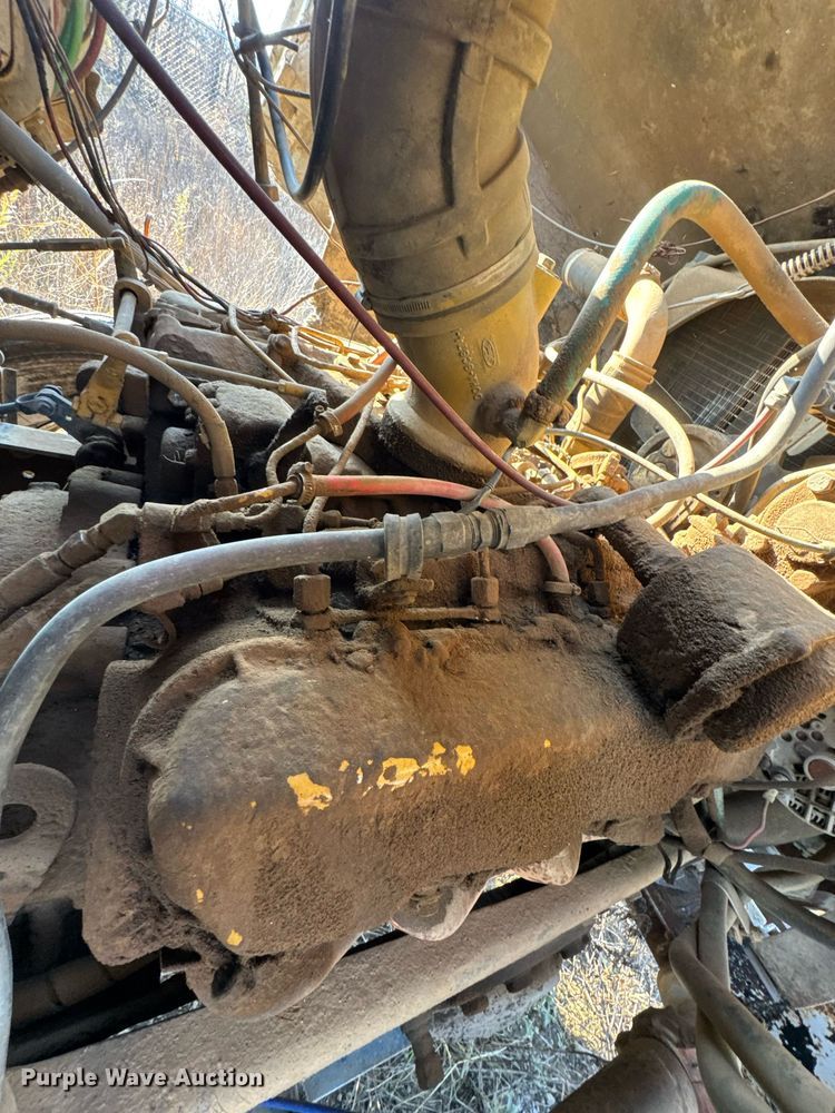 image for item DJ9746 1982 Ford L8000 water truck