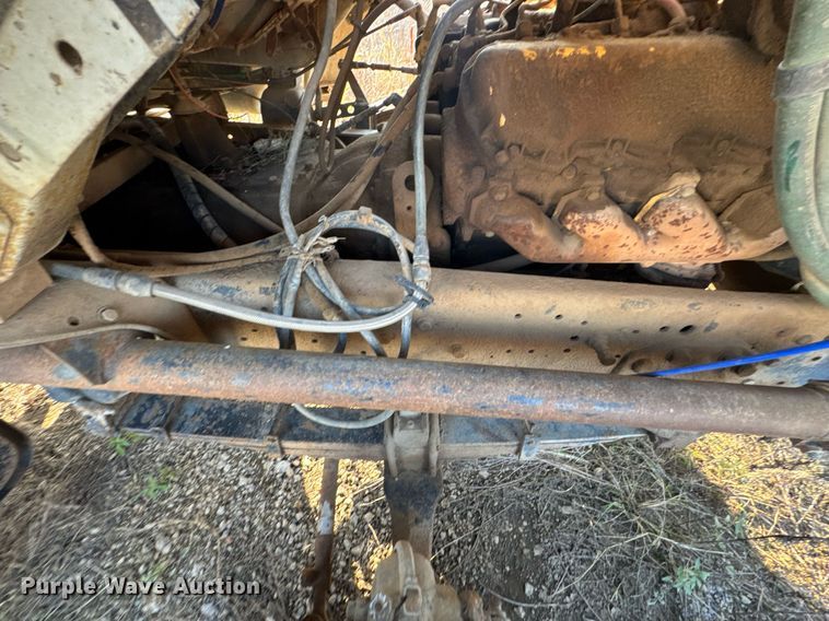 image for item DJ9746 1982 Ford L8000 water truck