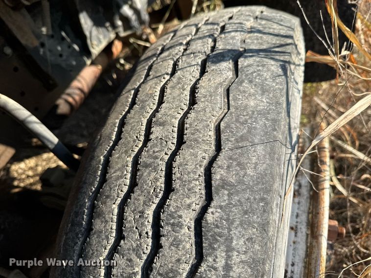 image for item DJ9746 1982 Ford L8000 water truck