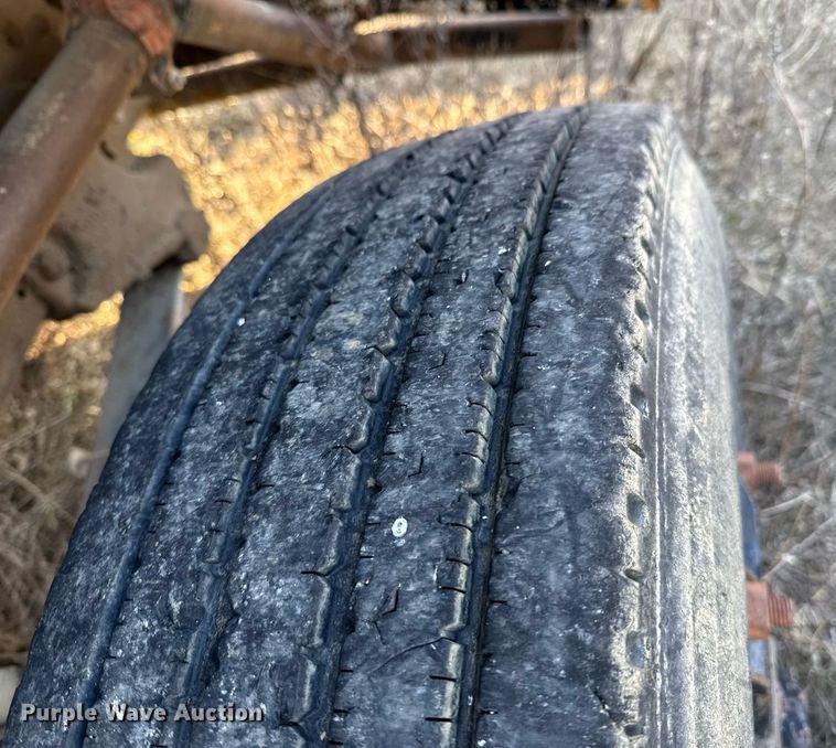 image for item DJ9746 1982 Ford L8000 water truck