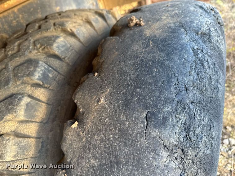 image for item DJ9746 1982 Ford L8000 water truck