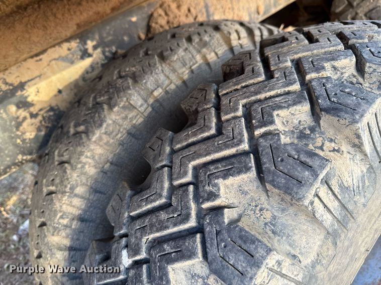 image for item DJ9746 1982 Ford L8000 water truck