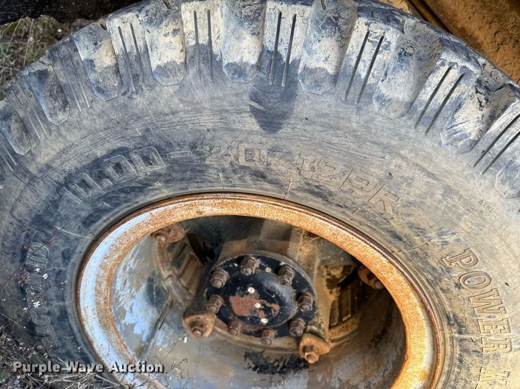 image for item DJ9746 1982 Ford L8000 water truck