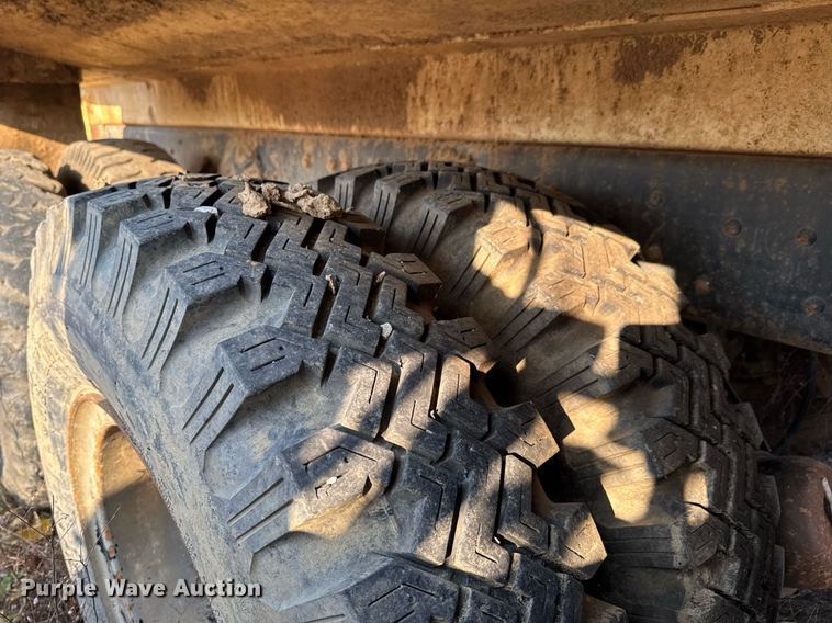 image for item DJ9746 1982 Ford L8000 water truck