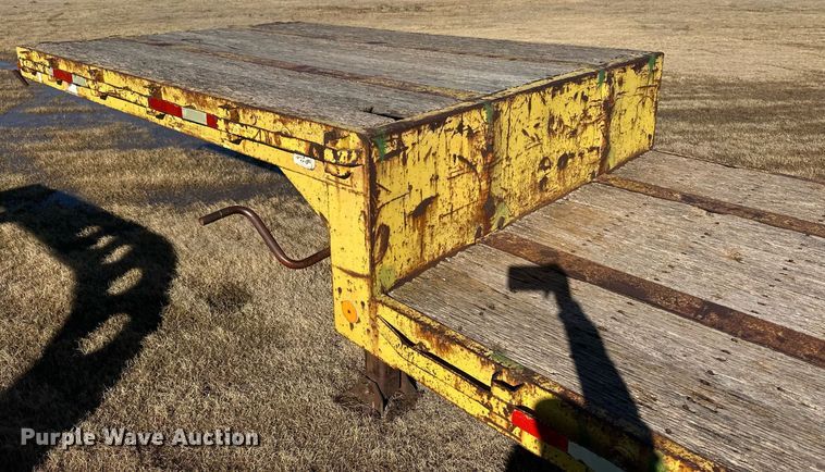 image for item DM2731 1979 Transcraft drop deck equipment trailer