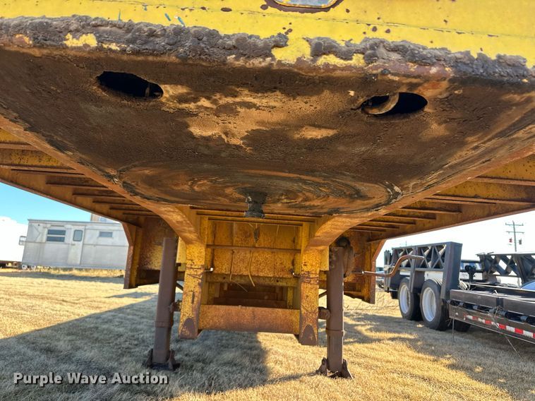 image for item DM2731 1979 Transcraft drop deck equipment trailer