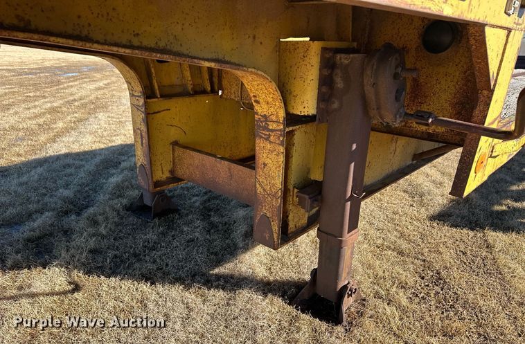 image for item DM2731 1979 Transcraft drop deck equipment trailer