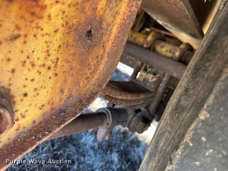 image for item DM2731 1979 Transcraft drop deck equipment trailer