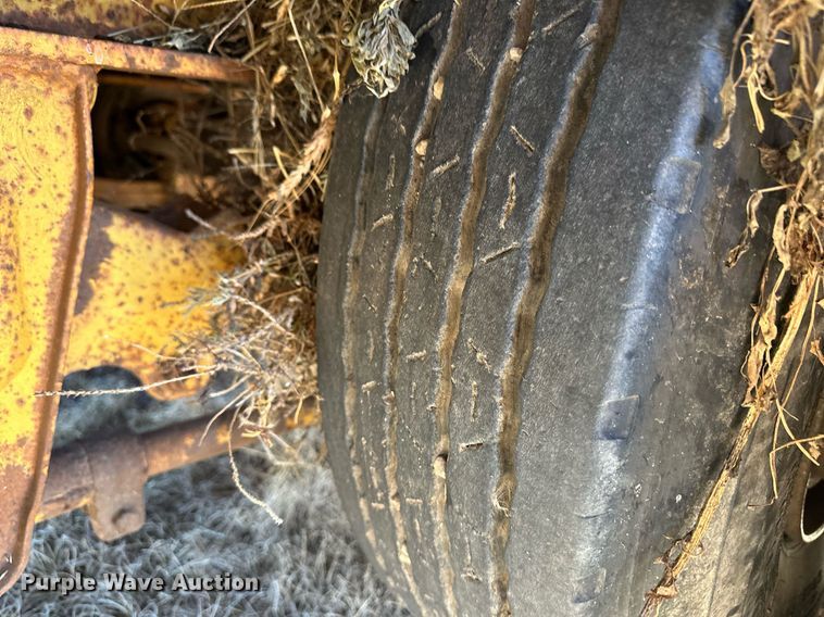 image for item DM2731 1979 Transcraft drop deck equipment trailer