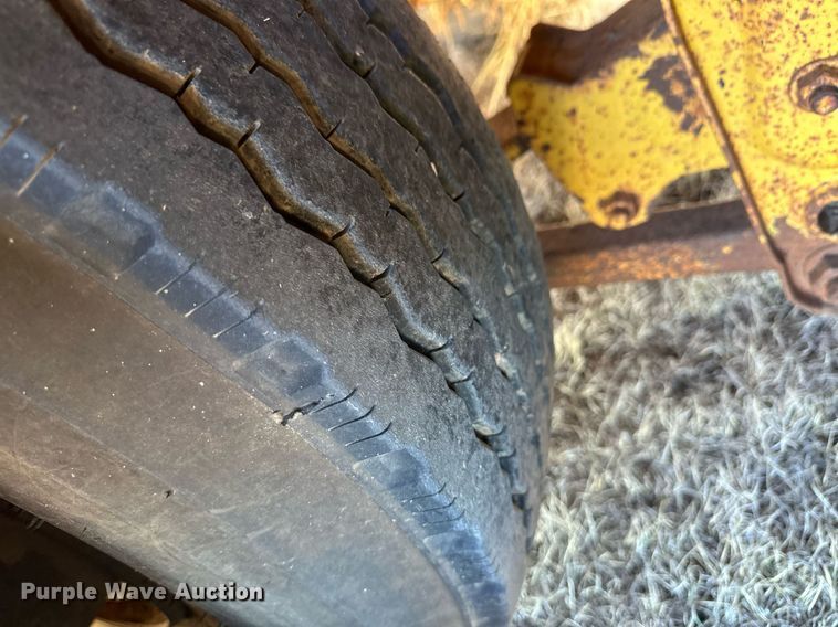 image for item DM2731 1979 Transcraft drop deck equipment trailer