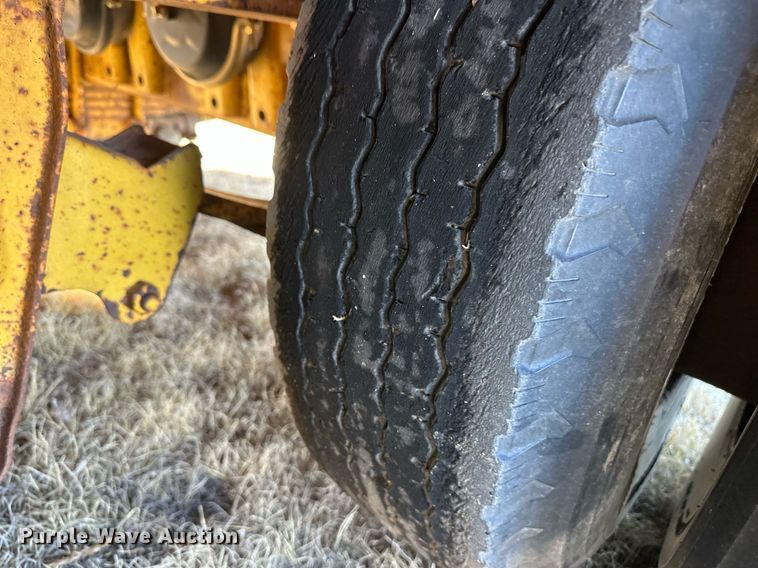 image for item DM2731 1979 Transcraft drop deck equipment trailer