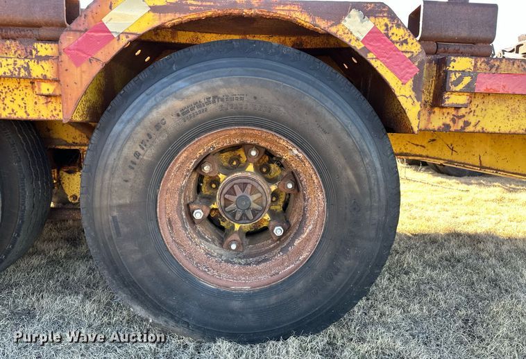 image for item DM2731 1979 Transcraft drop deck equipment trailer