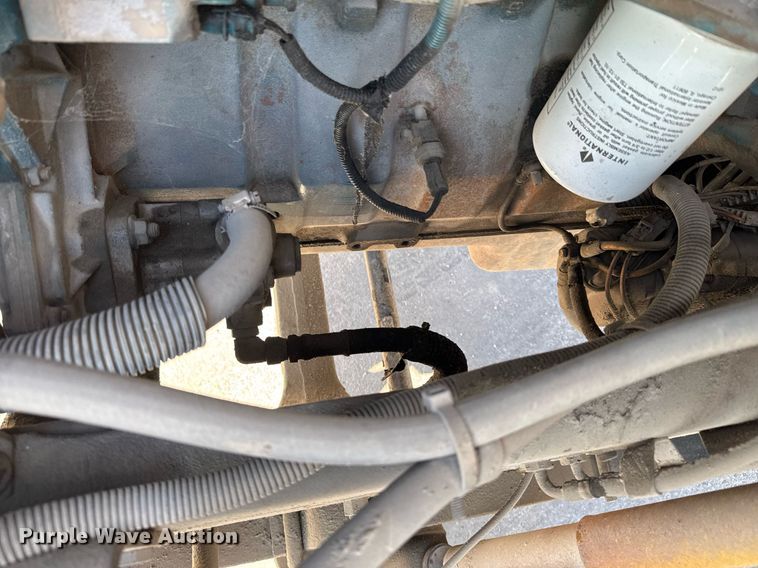 image for item DO0009 2002 International 4700 truck cab and chassis